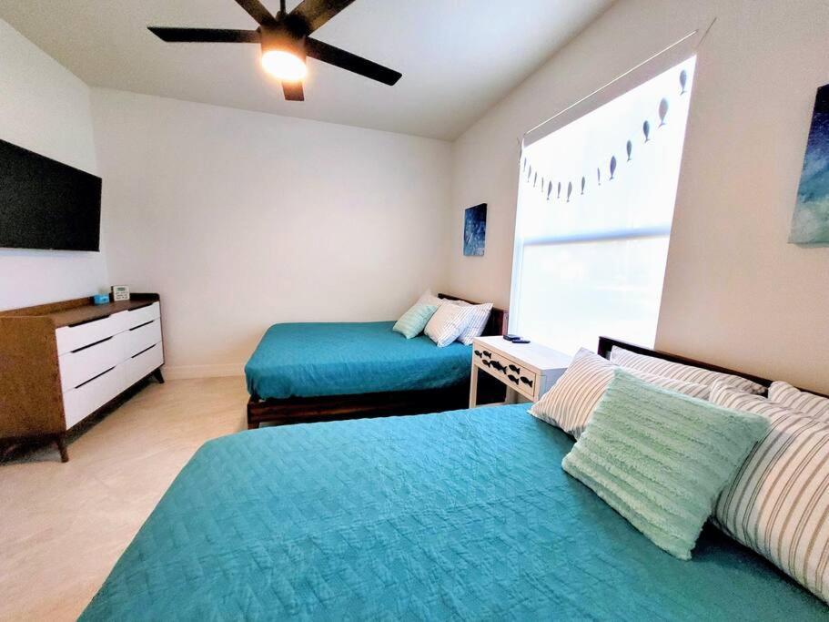 Blue Door Retreat - Luxury Pool Home - Sleeps 8 Cape Coral Zewnętrze zdjęcie