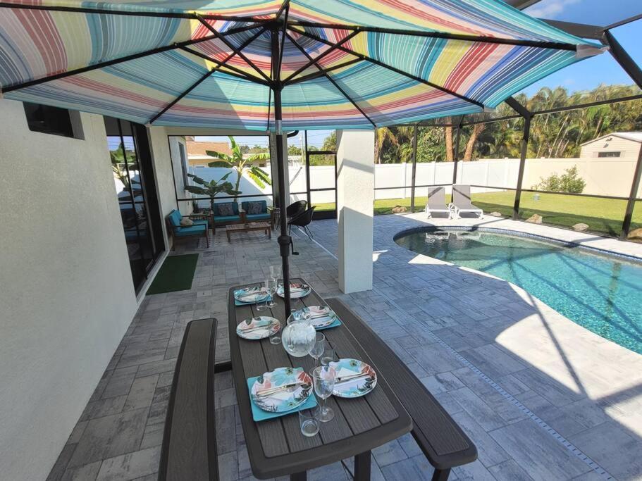 Blue Door Retreat - Luxury Pool Home - Sleeps 8 Cape Coral Zewnętrze zdjęcie