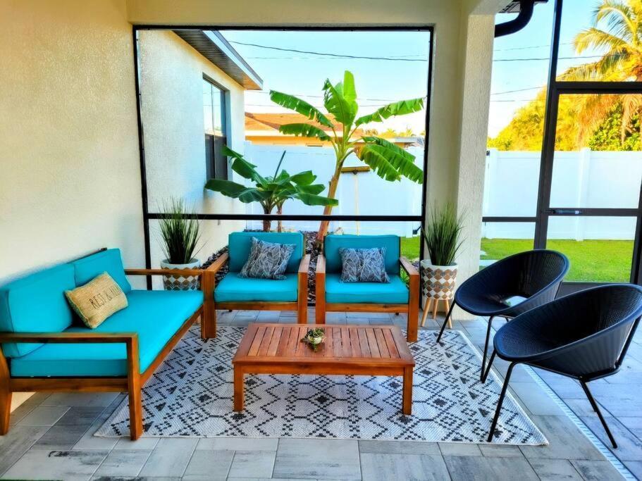 Blue Door Retreat - Luxury Pool Home - Sleeps 8 Cape Coral Zewnętrze zdjęcie