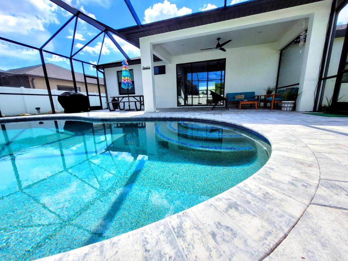 Blue Door Retreat - Luxury Pool Home - Sleeps 8 Cape Coral Zewnętrze zdjęcie